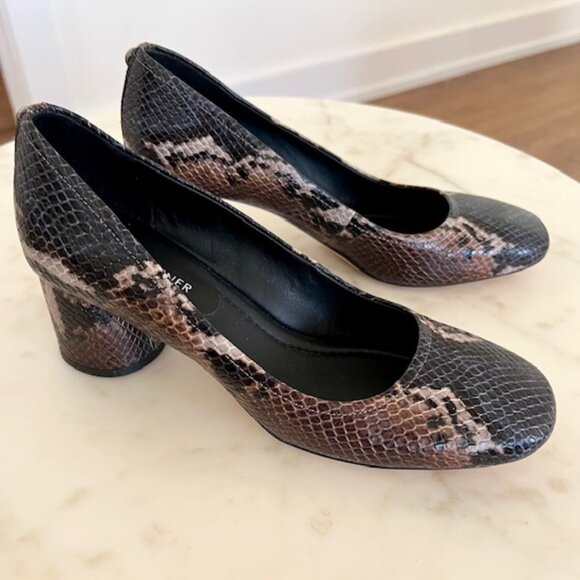 Donald Pliner "Cami" Snakeskin Embossed Pumps, Size 7 - Picture 2 of 5